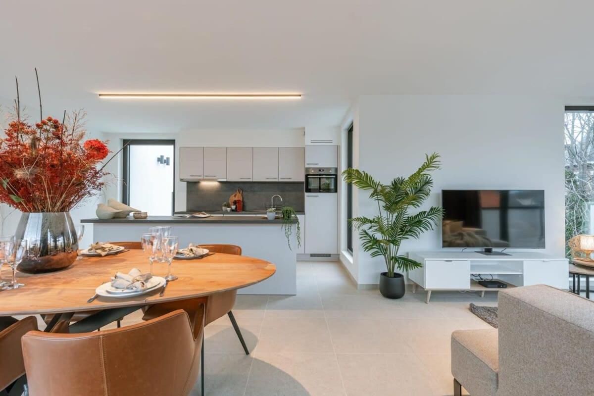 Huswell - With Two Large Terraces Apartment *